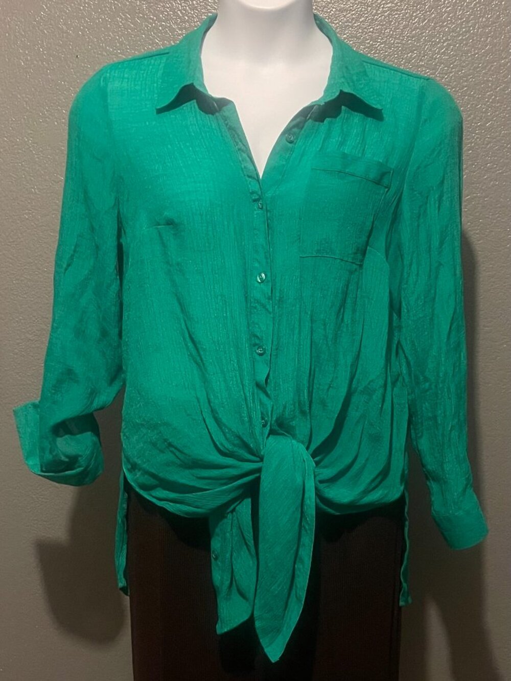 Vibrant Emerald Green Button-Up Tunic-Style Shirt
